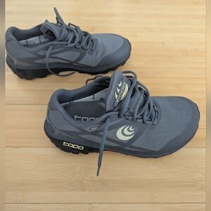 Topo Women's Charcoal Athletic Shoes